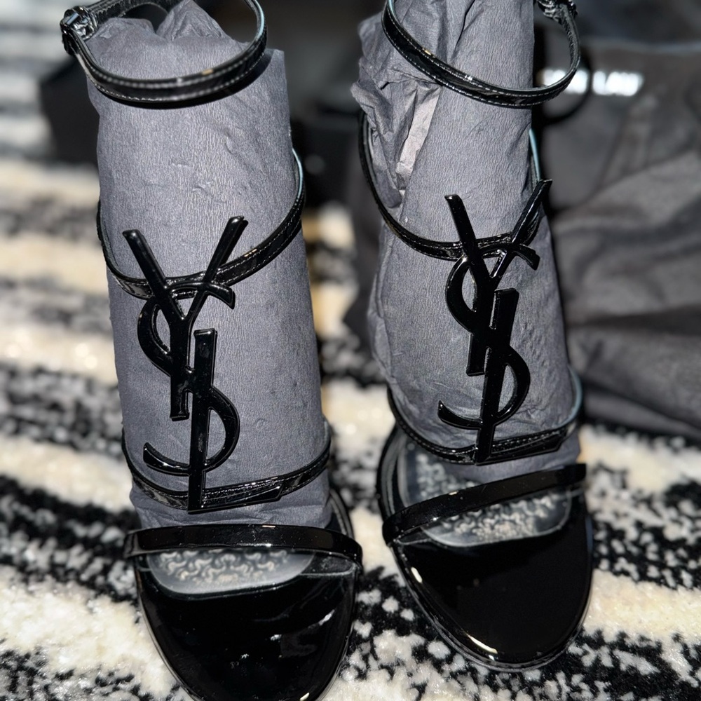 Yves Saint Laurent Black Heels (Cassandra)